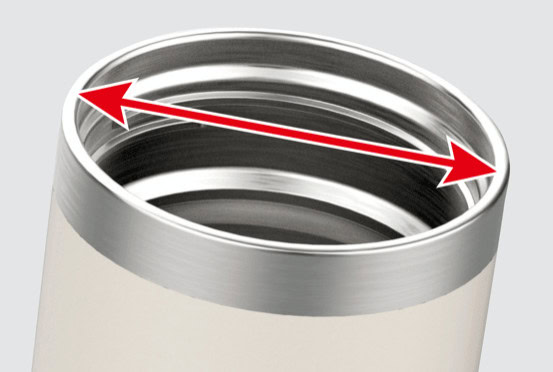 約6.7cmの飲み口で香りも引き立つ